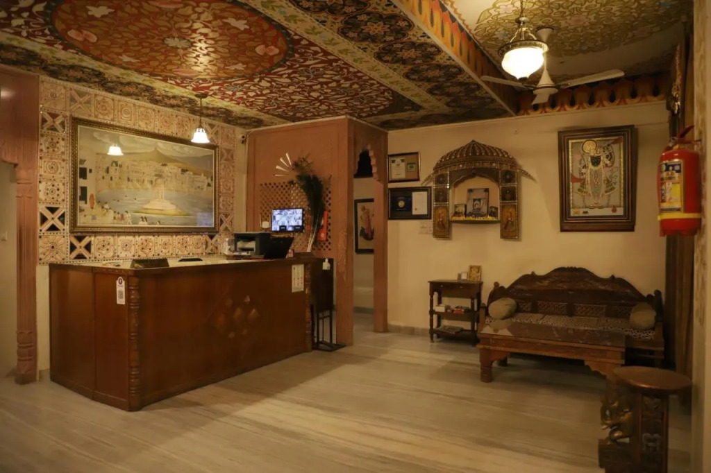 Hotel Teerth Palace
