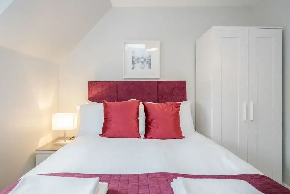 Roomspace Apartments -King Johns Place