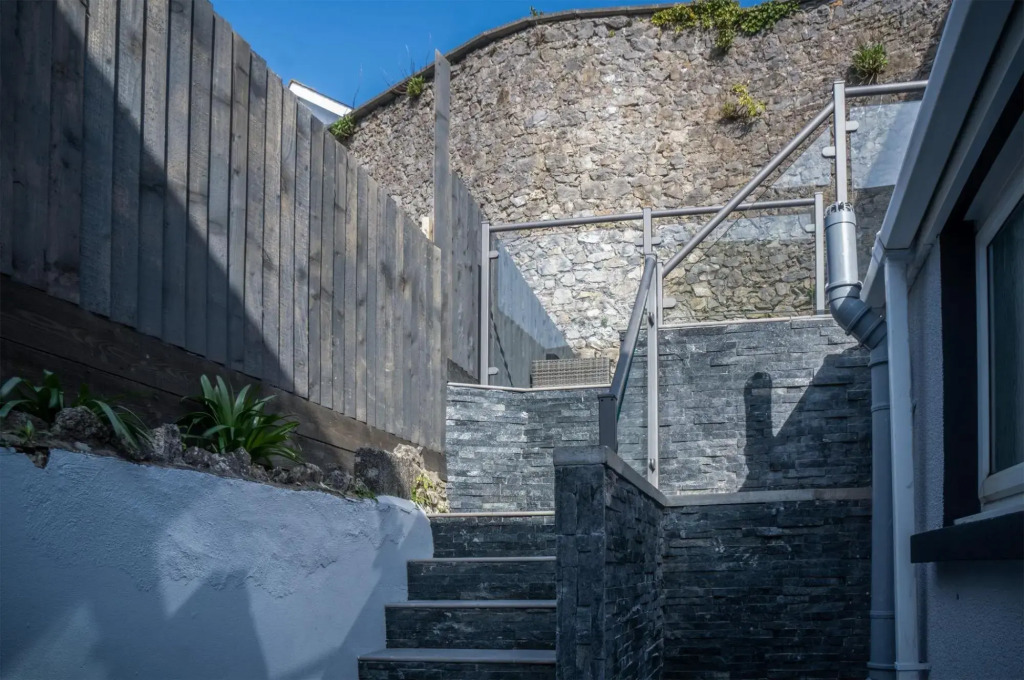 Hawtree Cottage - 2 Bedroom Cottage - Tenby