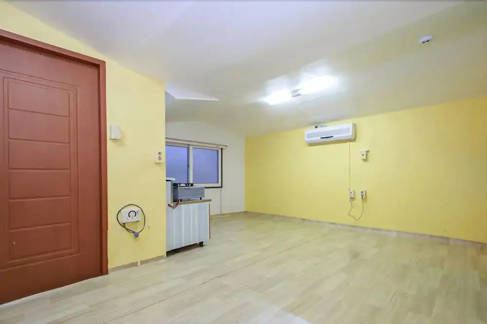 Anmyeondo Sunflower Pension