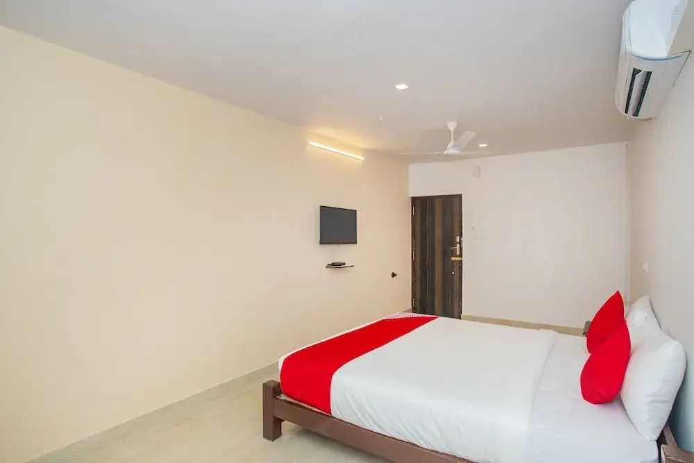OYO Flagship 16626 Rajkamal Stay Inn Airport Road