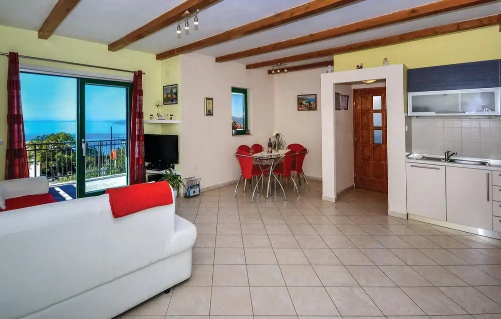 Stunning Home in Podstrana With Wifi and 3 Bedrooms