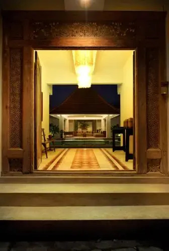 Villa Mutiara Putih by Optimum Bali, Central Seminyak, Walk to beach