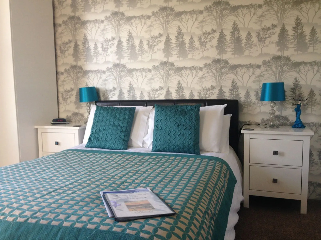 Invergarry Room Only Guest House For Adults