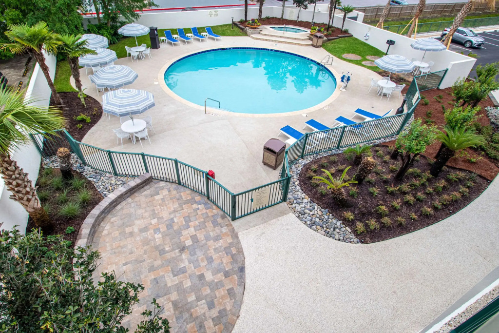Econo Lodge Inn & Suites Foley-North Gulf Shores
