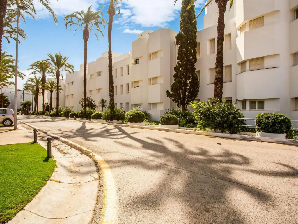 Pretty Apartment in San Roque near River