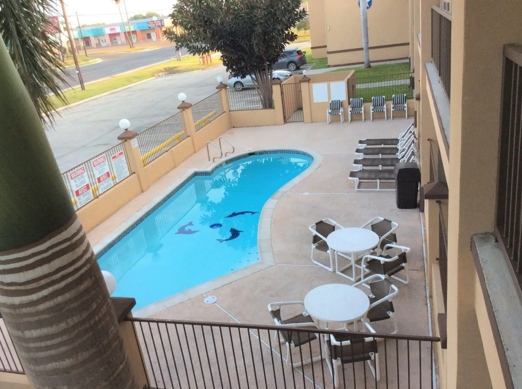 Texas Inn - Welasco/Mercedes