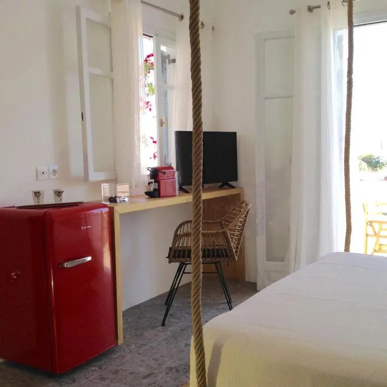 Anita Rooms & Suites Milos