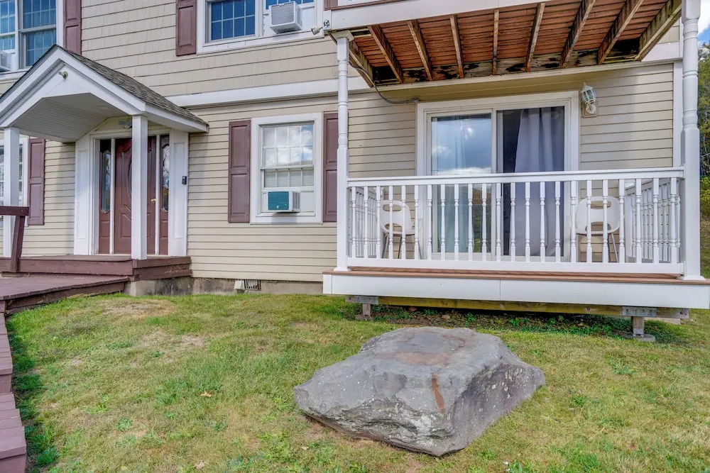 Peaceful Catskills Condo w/ Deck + Mountain View!