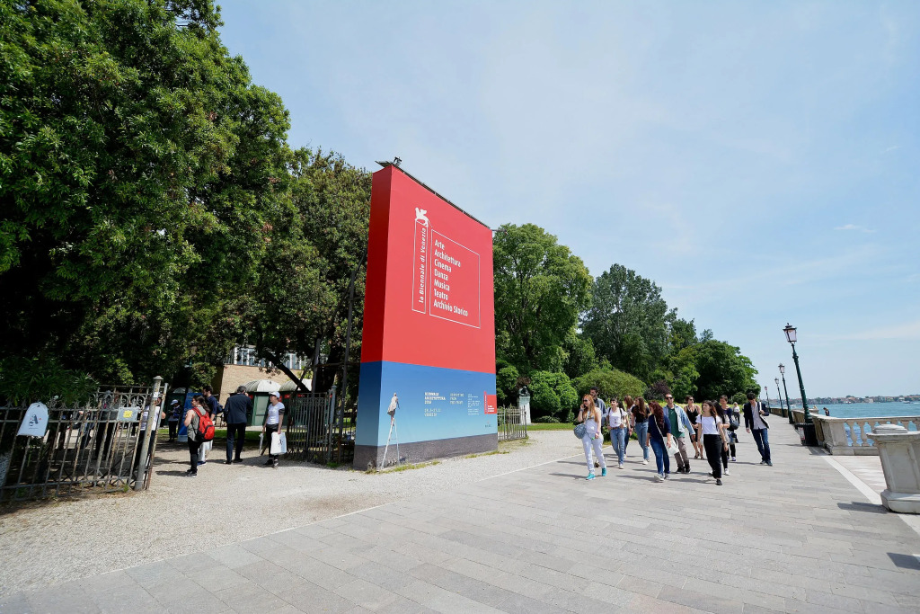 BIENNALE EASY aircond, 2pax wifi,courtyard