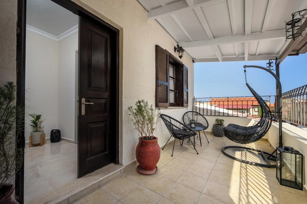 Alegrand Suites