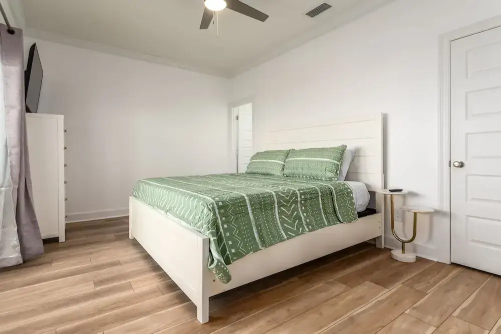 Beautiful C's - 2924 Bienville Blvd 5 Bedroom Home