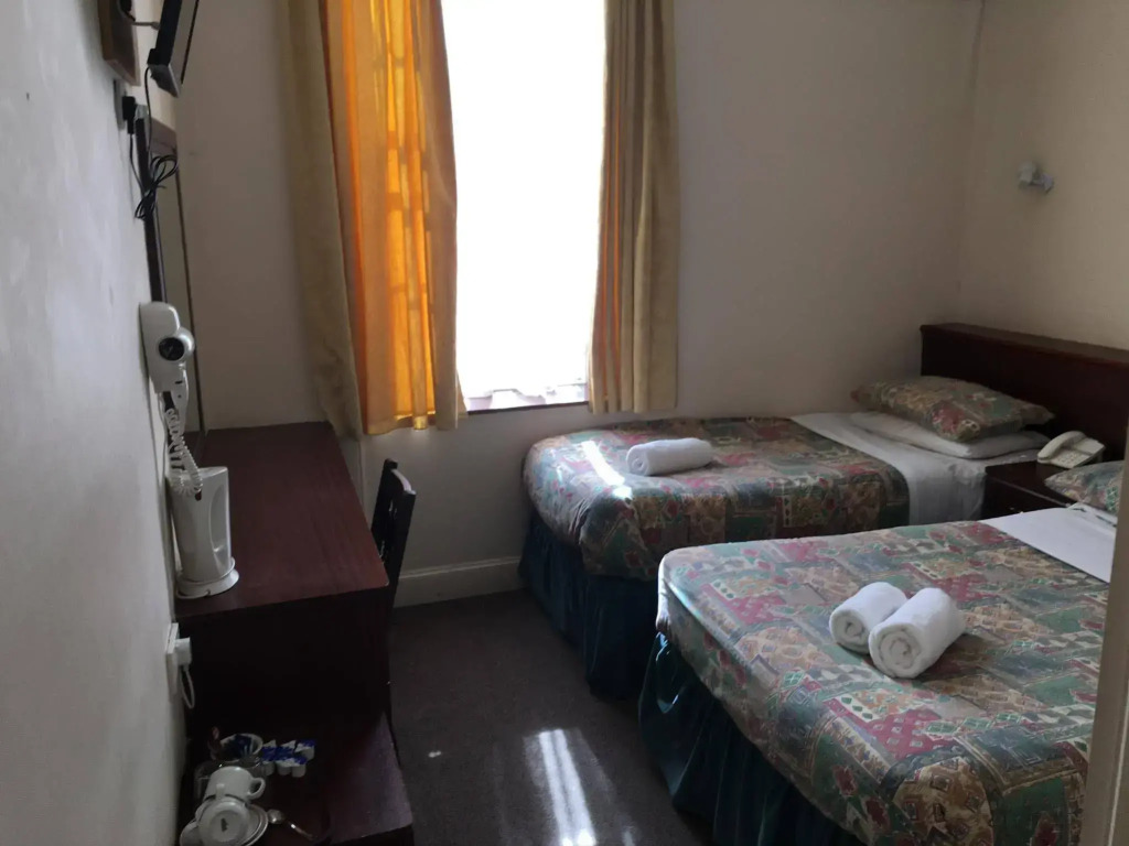 Smiths Hotel