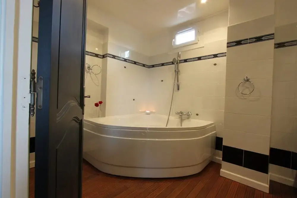 Apartement 120m with garden in a villa