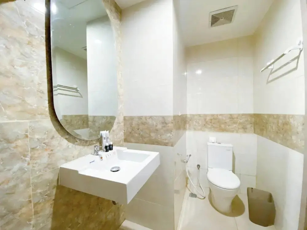 Best Choice And Modern Studio At Apartment Mataram City