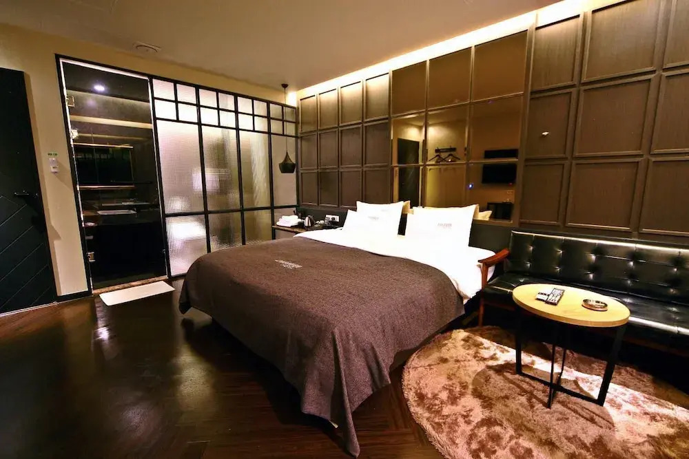Two Heaven Hotel