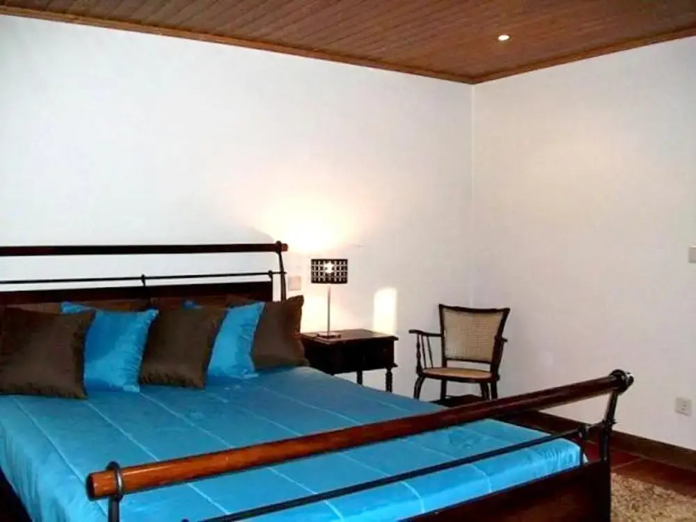 Elegant Villa with Panoramic Views in Caniçada