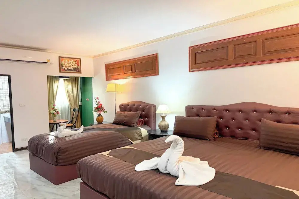 Chiangmai Lanna & Modern Loft Hotel