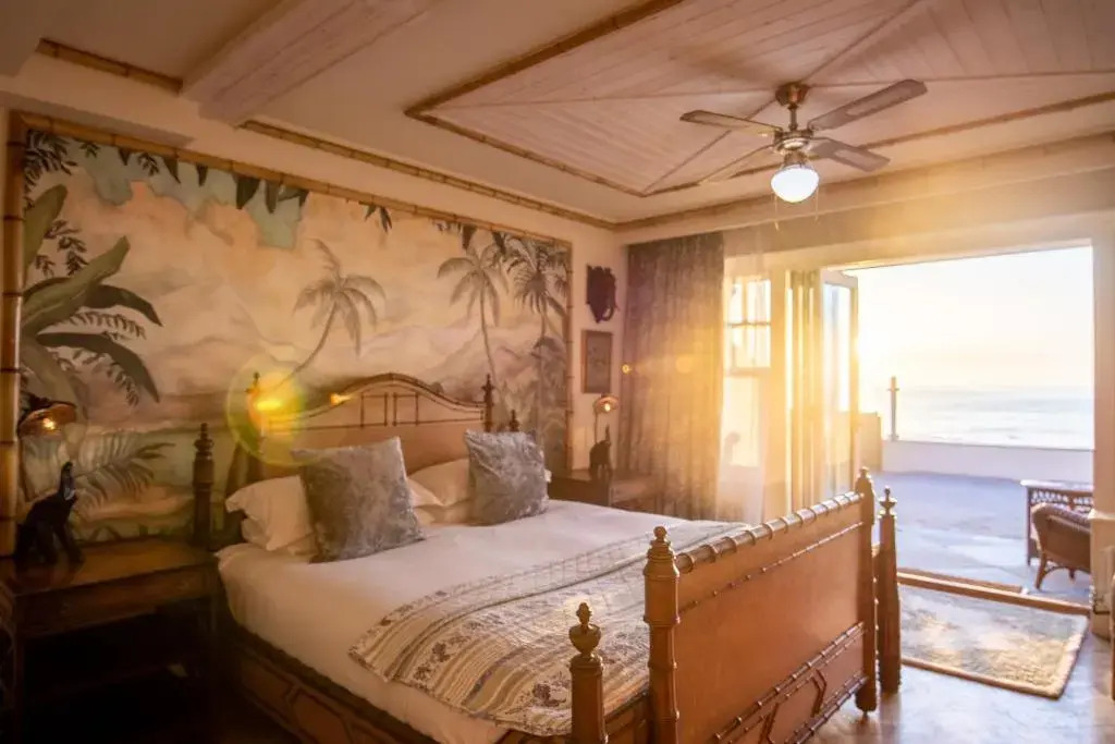 Tolcarne Beach Colonial Restaurant and Rooms