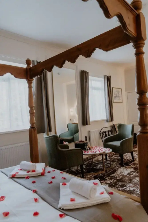 The Prince of Wales Hotel Berkeley by Bellevilla, A38 M5