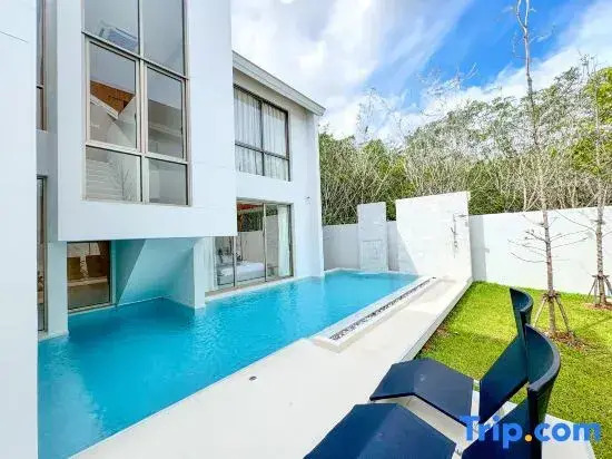 Modern Luxury Pool Villa Resort | near Bang Tao Beach | Phuket | Warm Plus