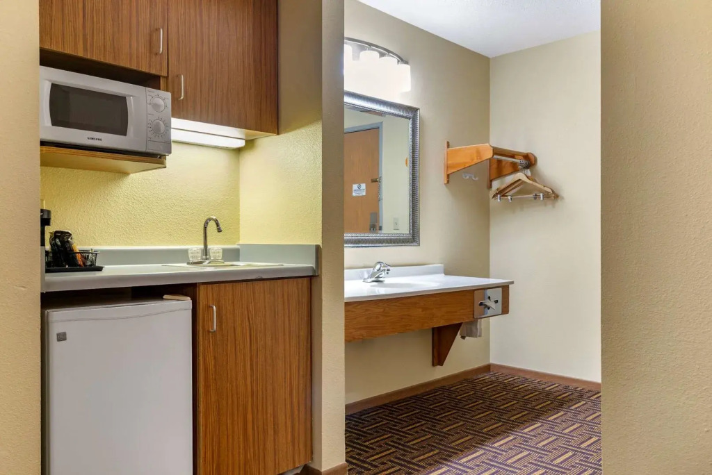 Coratel Inn and Suites By Jasper River Falls