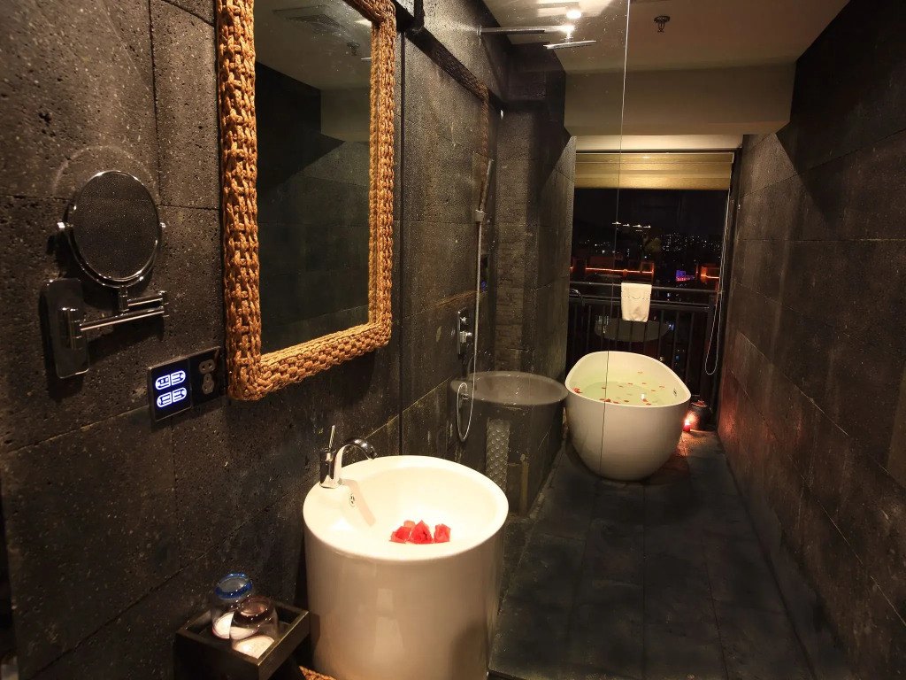 U Hotels