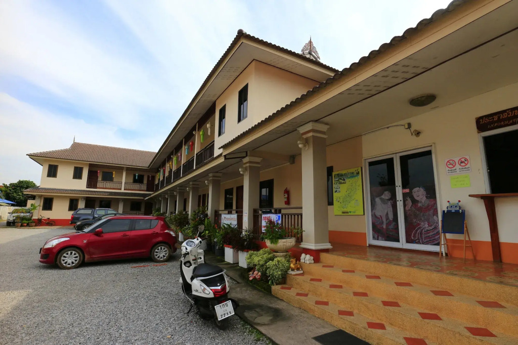 Meechoke Hotel