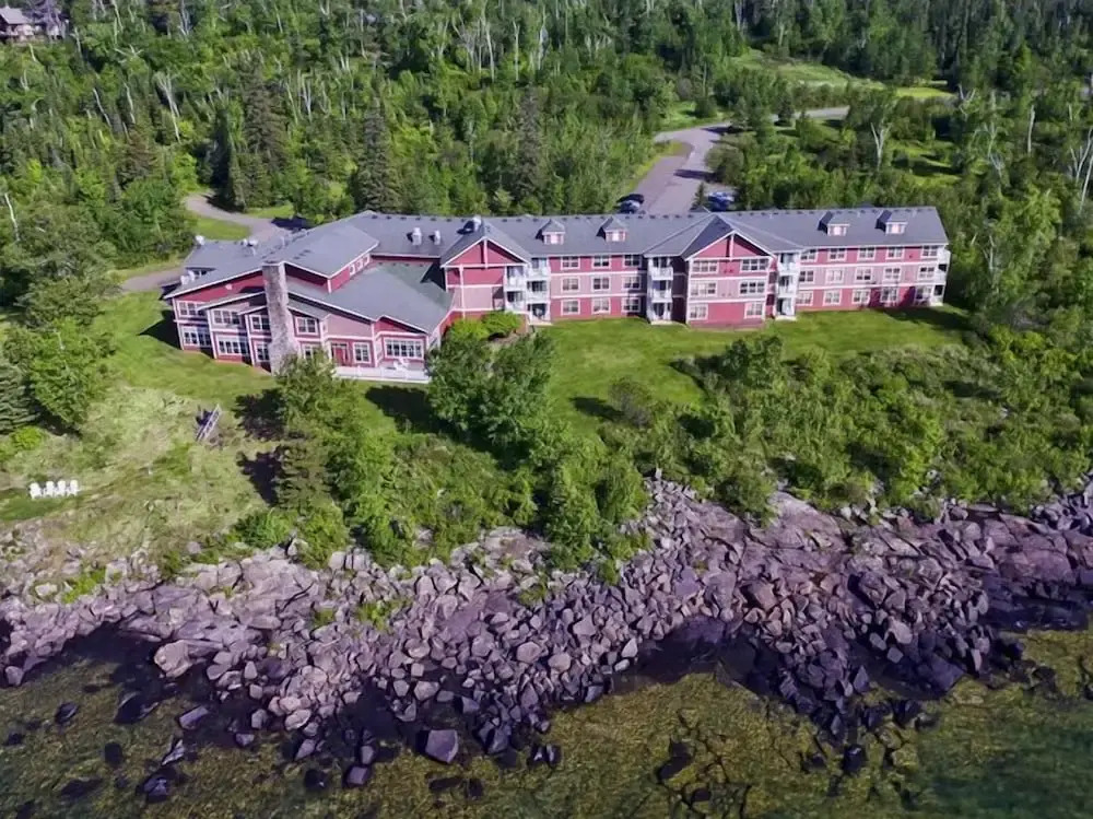 Cove Point Lodge