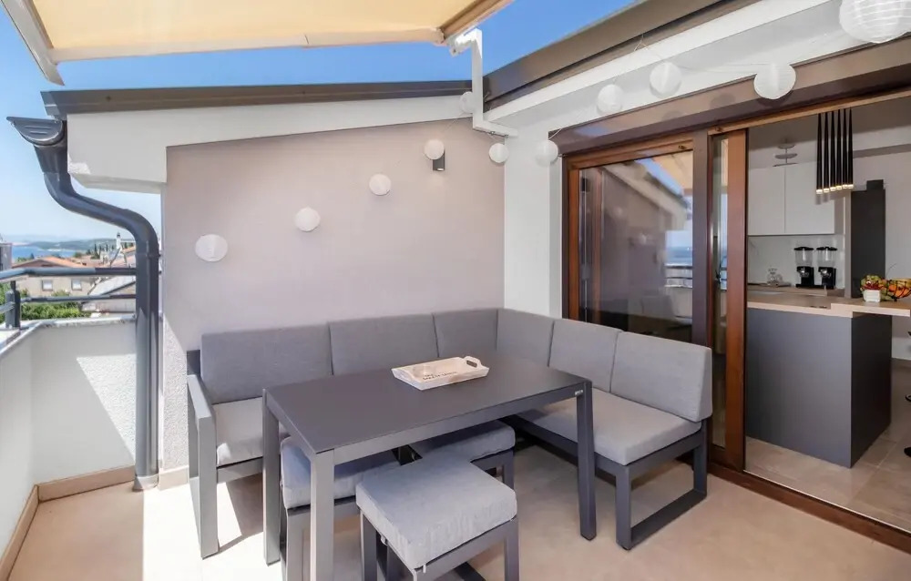 Nice Apartment in Crikvenica With Wifi and 2 Bedrooms