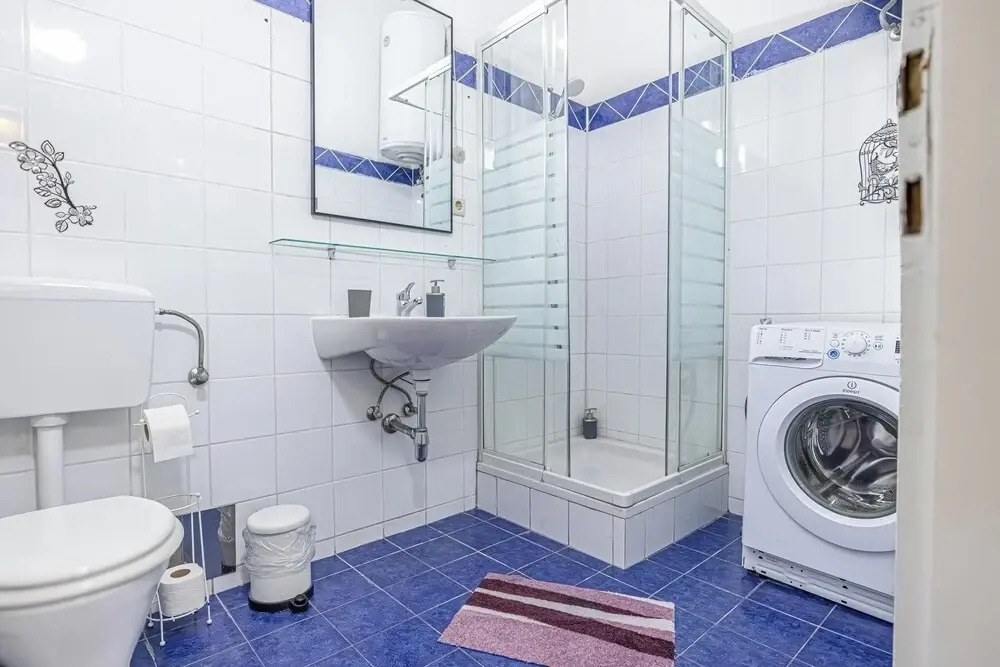 Modern 1BR Apartment Central Location
