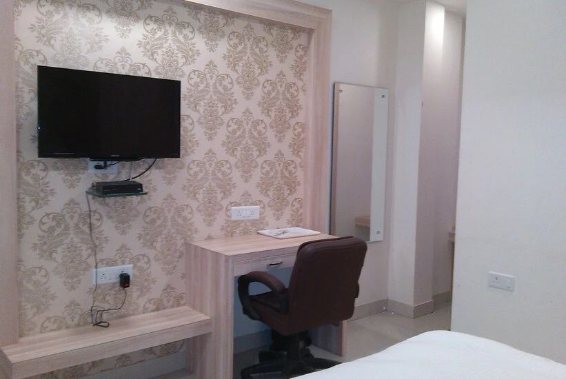 OYO 4772 Park Grand Hotel & Resort
