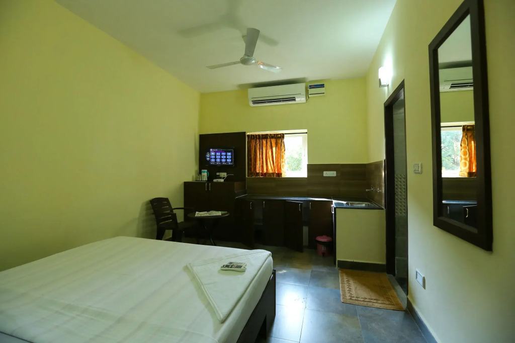 Season 4 Residences -Thiruvanmiyur Near Tidel park Apollo Proton cancer center and IIT Madras Research Park