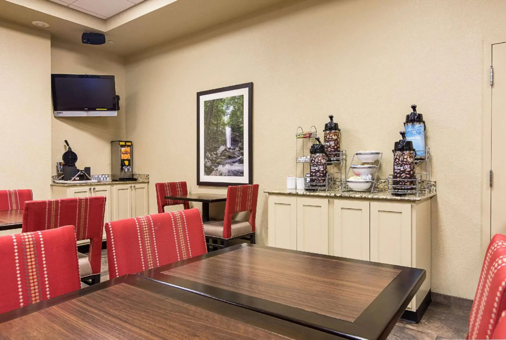 Simmons Suites