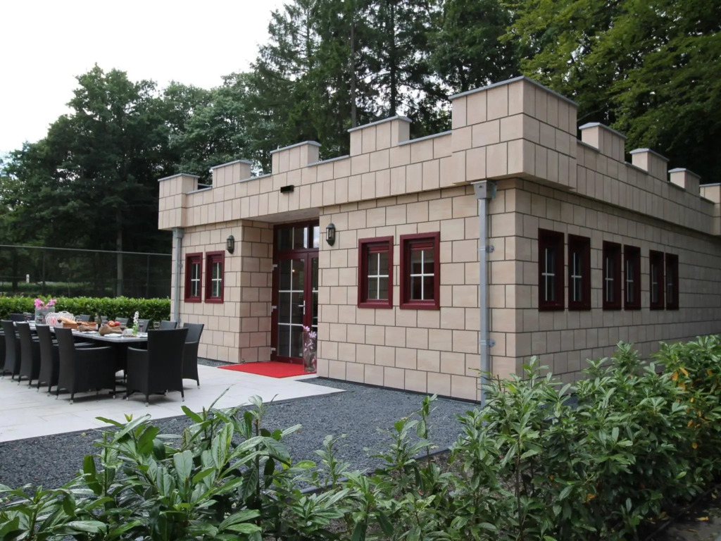 Castle Stay in De Eese with Royal Interiors