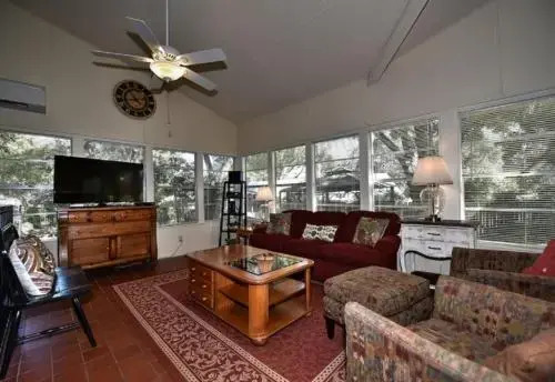 Comal Cottage on Union #291