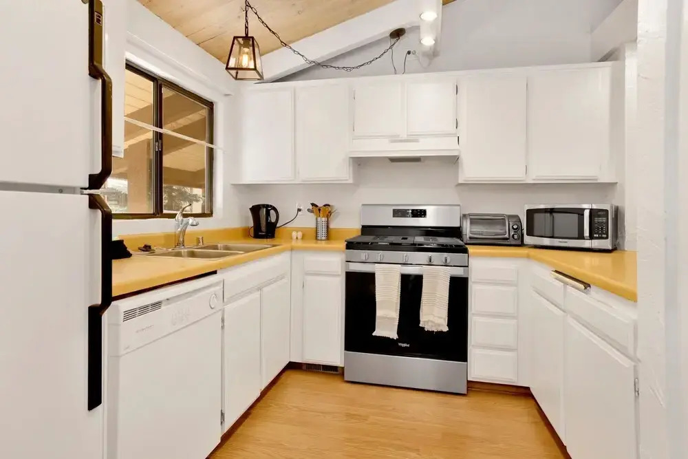 2195-slopeside Views Chalet 2 Bedroom Home by RedAwning