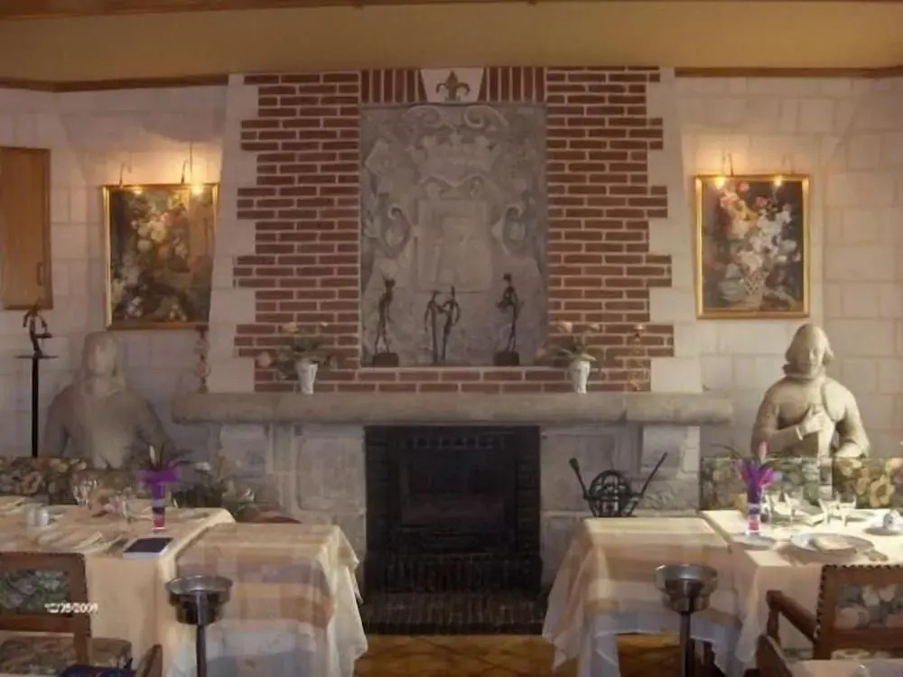 Chateau La Tour Du Roy