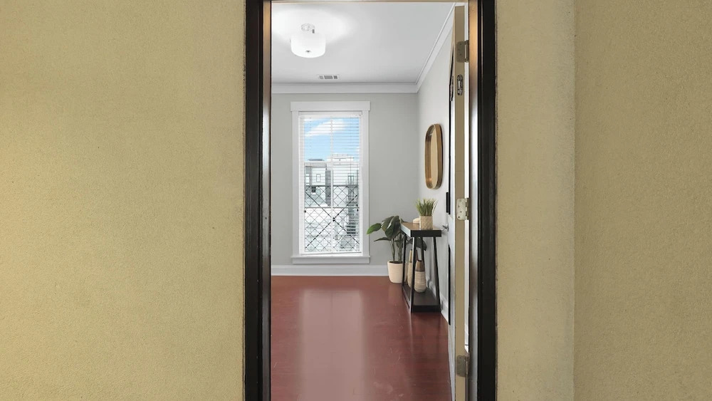 5 Units w/ Free Parking Walkable Historic District The Juliette by Avantstay