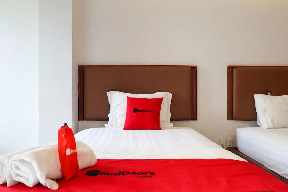 RedDoorz near Aeon Mall Binh Tan