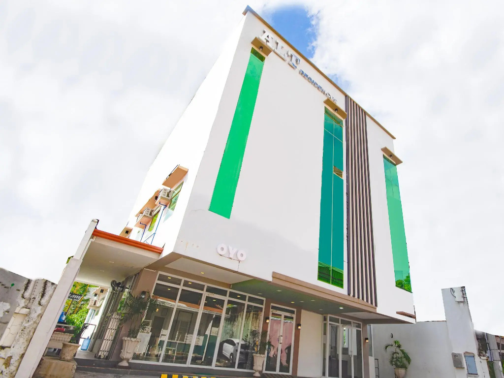 OYO 720 Alt Residences Vaccinated Staff