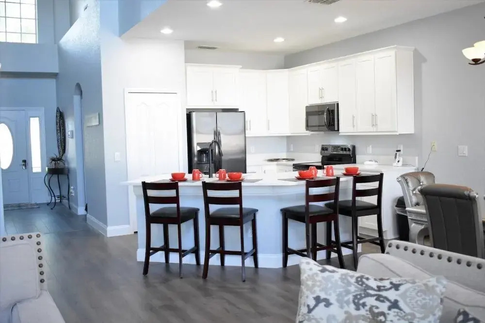 Perfect For Your Family! 4 Bedroom Villa by Redawning