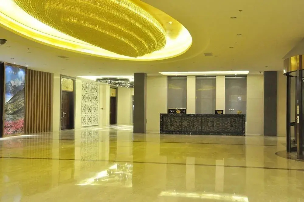 Yanji Changbaisong Hotel