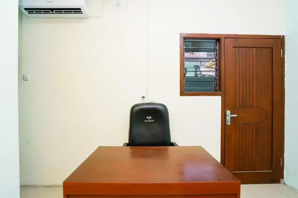 OYO Life 2309 Kost Si Mbok Vivi