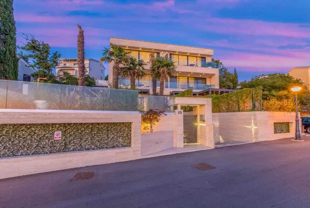 VILLA FRAN - DELUXE PENTHOUSE SUITE with private pool # 5