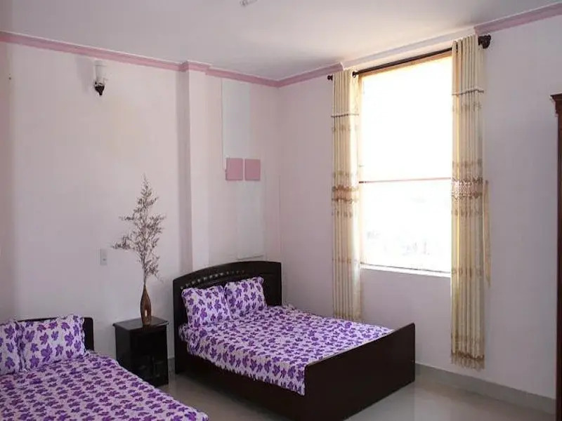 Cam Tu Cau Hotel