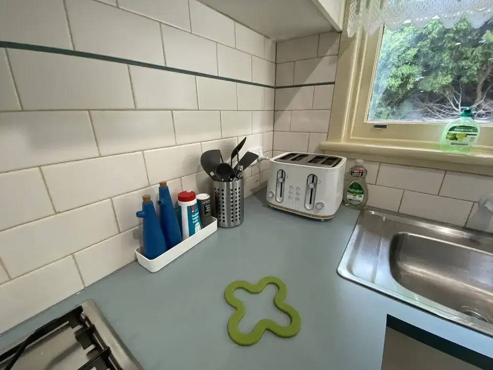 Mitcham train station  2 bedrooms unit