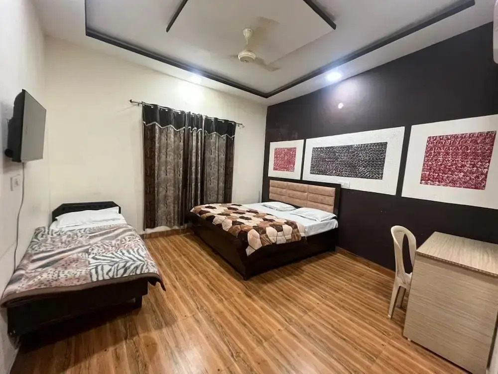 Shri Ganpati Guest House by OYO Rooms