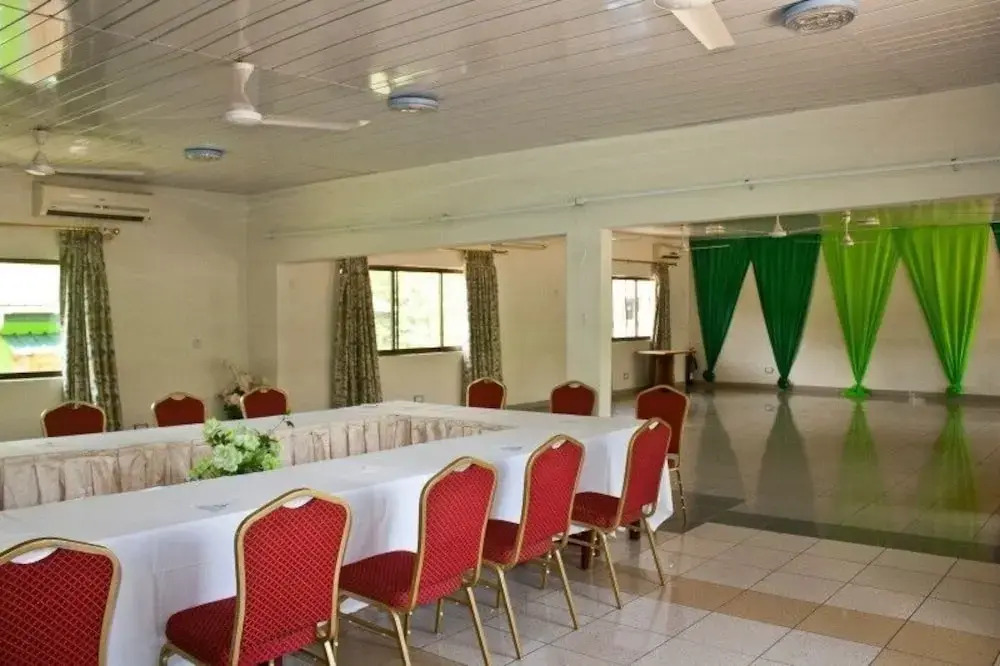 Modak Royal Hotel