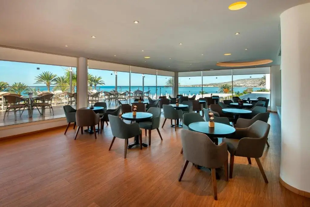 Queens Bay Hotel